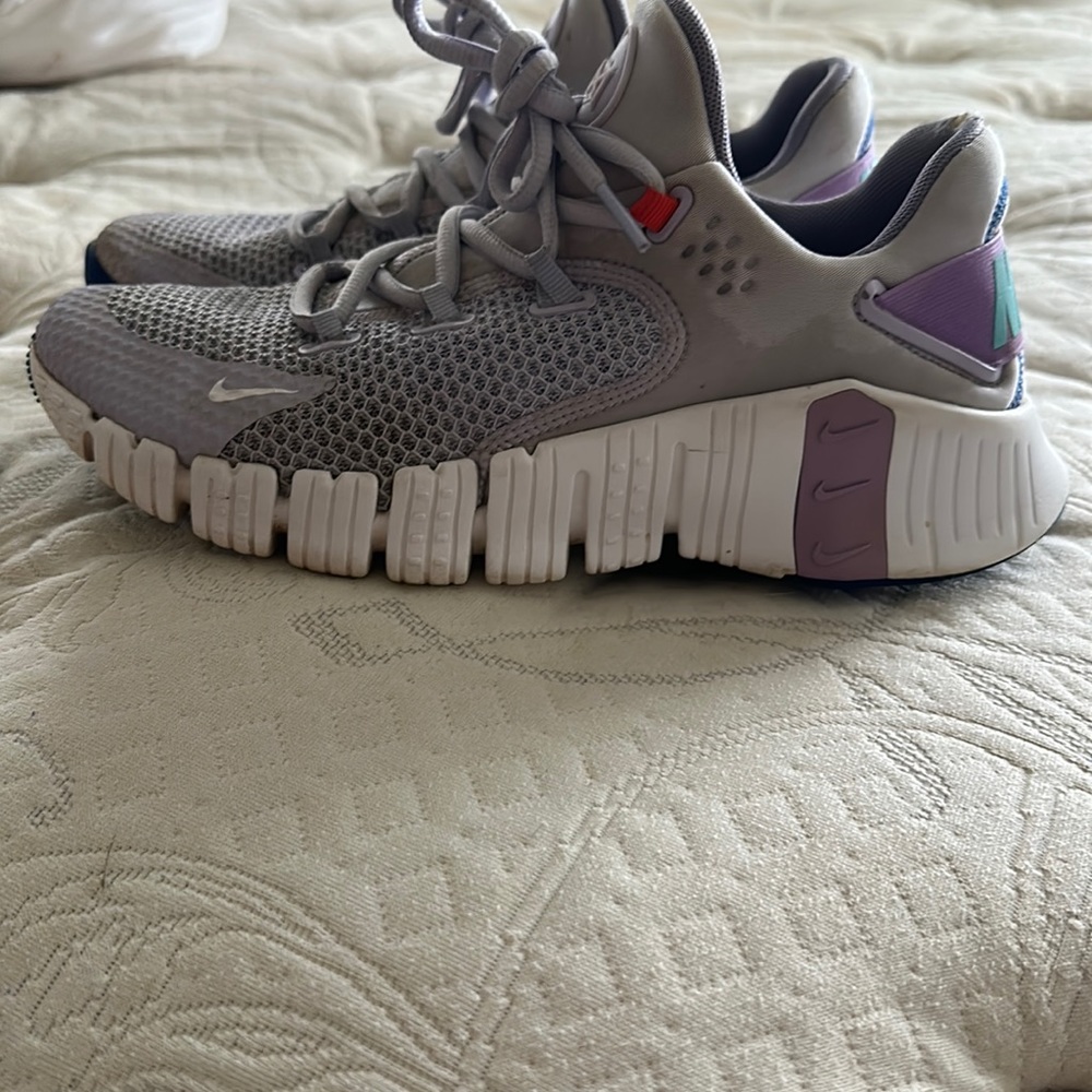 Nike free metcon shoes